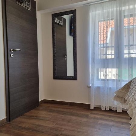 Studio Apartment Rosalie สปลิท ภายนอก รูปภาพ