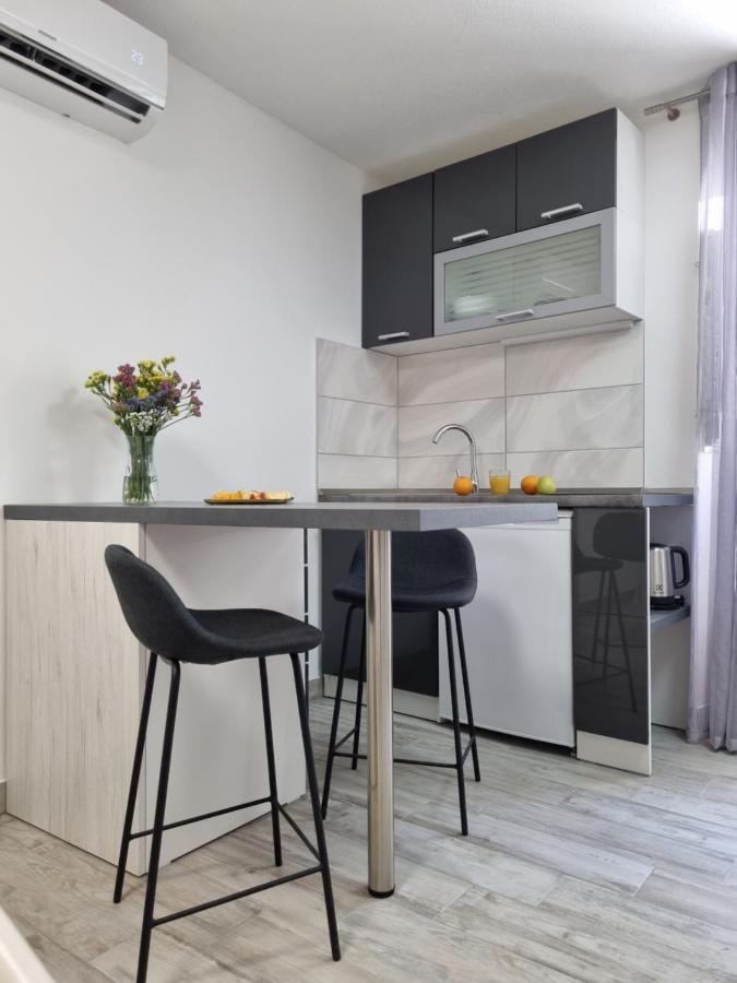 Studio Apartment Rosalie สปลิท ภายนอก รูปภาพ