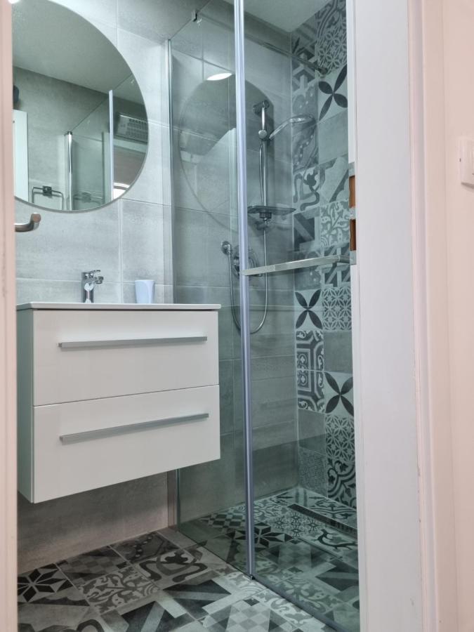 Studio Apartment Rosalie สปลิท ภายนอก รูปภาพ
