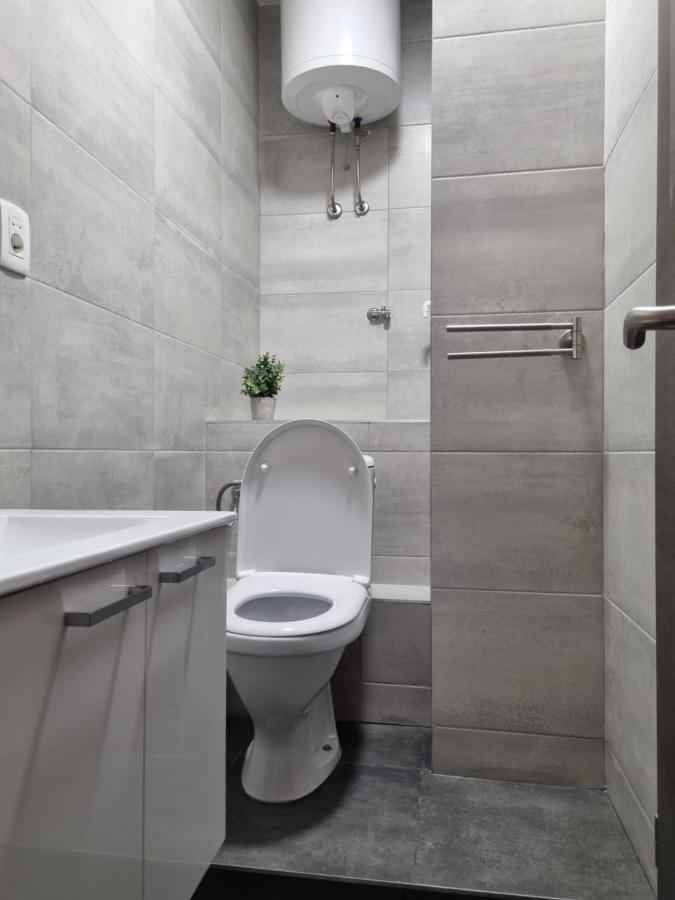 Studio Apartment Rosalie สปลิท ภายนอก รูปภาพ