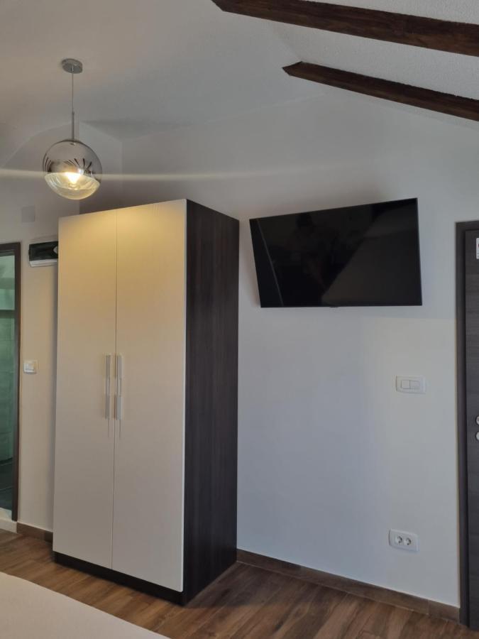 Studio Apartment Rosalie สปลิท ภายนอก รูปภาพ