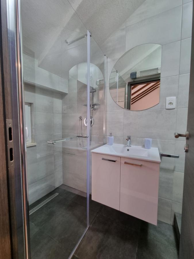 Studio Apartment Rosalie สปลิท ภายนอก รูปภาพ