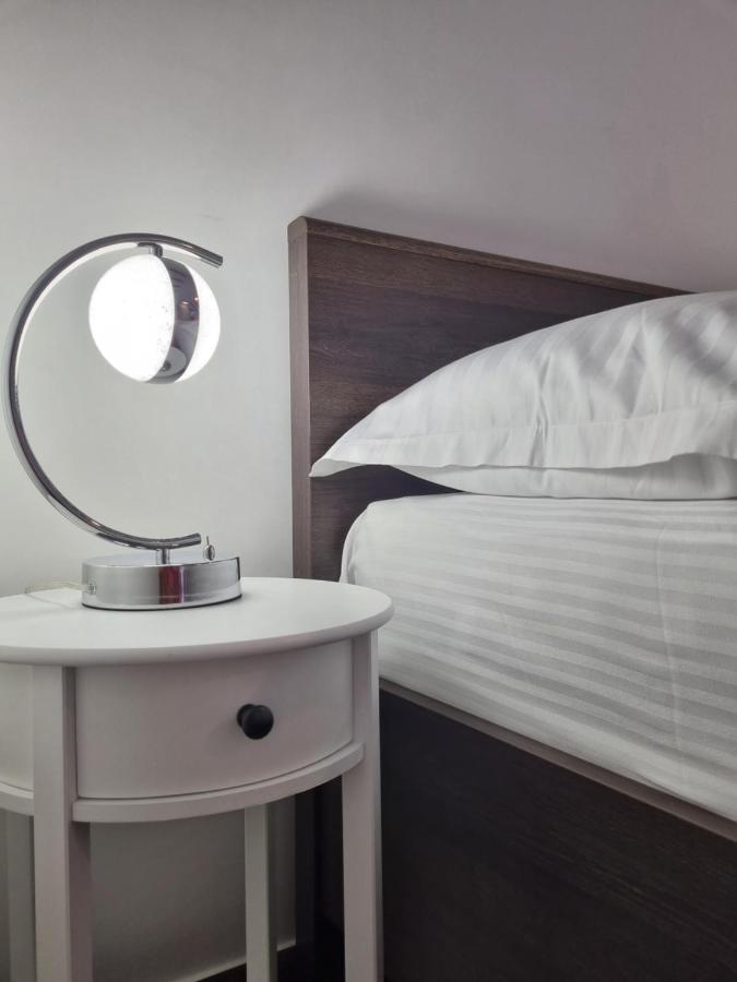 Studio Apartment Rosalie สปลิท ภายนอก รูปภาพ
